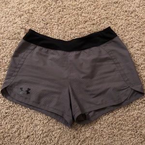 Under Armour Youth Large Shorts